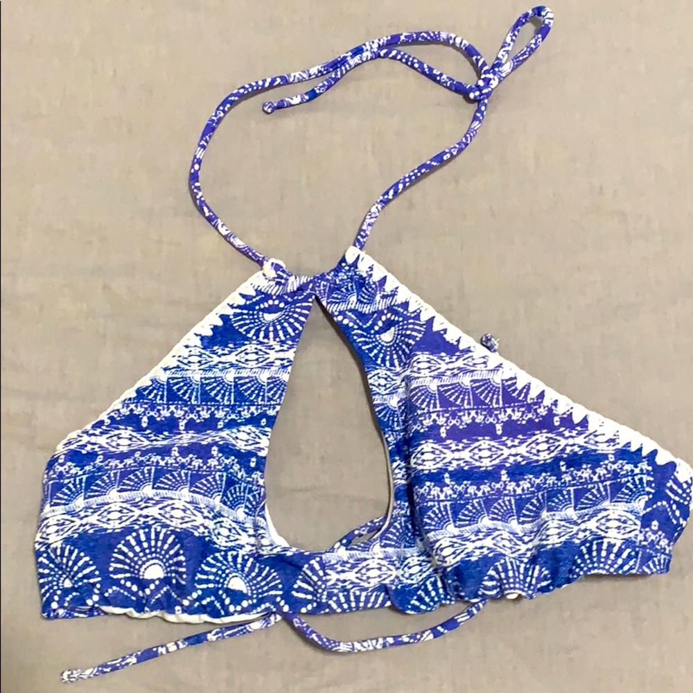 Keyhole halter swim top